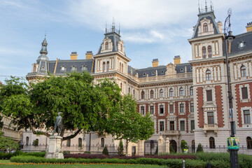 Obraz premium Very beautiful and colorful street in Budapest, the capital of Hungary. Street life in European city.