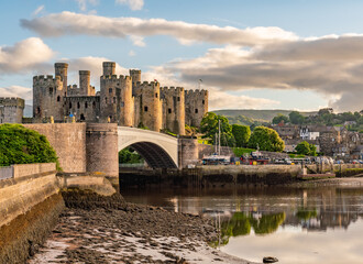 Fototapeta premium Sunset over the Conwy Estuary and Castle