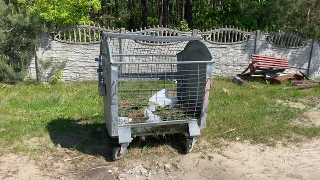 Garbage tank 1