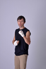 o lutador, homem com aptidão fisica treino de luta e artes marciais 