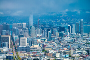 Obraz premium San Francisco skyline from Twin Peaks Reservoir