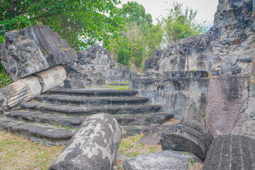 Ruines de l'ancienne église de Saint-Pierre en Martinique, détruite après l'éruption de 1902.