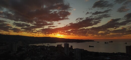 Obraz premium Atardecer en Valparaíso