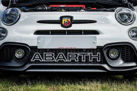 Fiat Abarth 595 Close Up of Front Grille