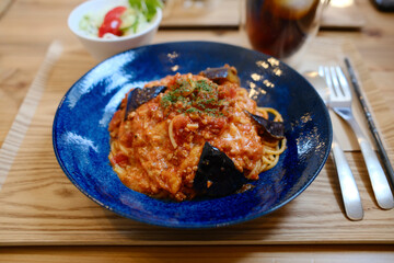 トマトソースのパスタ