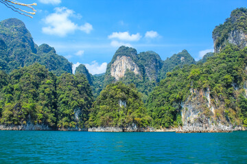 Landscape of the limestone mountains at Cheow Lan lake, Thailand © Tatiana Kashko