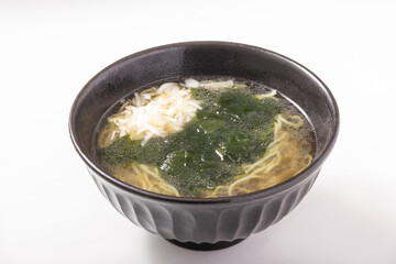 わかめラーメン　（わかめ練り込み麺）