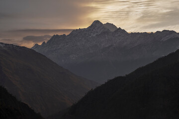 Fototapeta premium sunset in the mountains