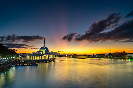 mosque and susnet