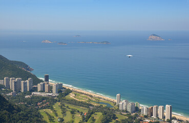 Fototapeta premium Wide view of the São Conrado neighborhood from the Pedra Bonita Free Flight ramp - Rio de Janeiro, Brazil