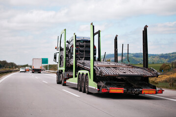 Car Vehicle Hauling Dealer Carrier Truck Trailer Worldwide Transporter