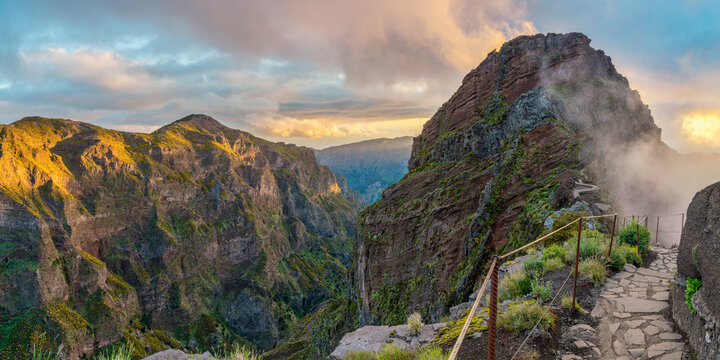 Beautiful fog and clouds at sunset on a hike from Pico Arieiro