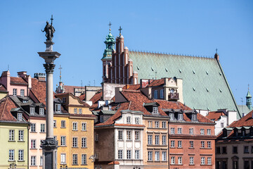 Kolumna Zygmunta na tle kamienic Warszawa Stare Miasto © arekzet62