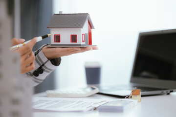 Real estate agents bid homes in the project to explain in detail to clients. Explain and present...