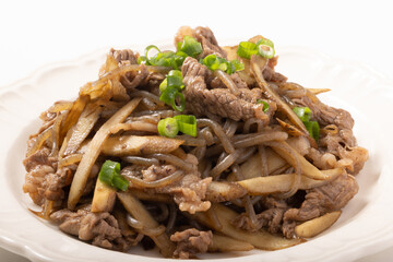 ごぼうと牛肉とコンニャクの炒め煮