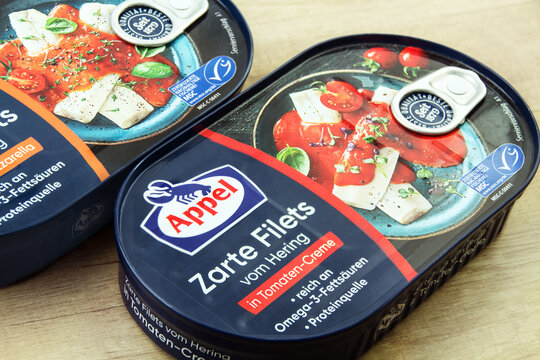Appel Filets vom Hering in Tomaten-Creme