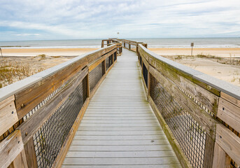 Obraz premium Wooden Pier on North Beach, Little Talbot Island State Park, Jacksonville, Florida, USA