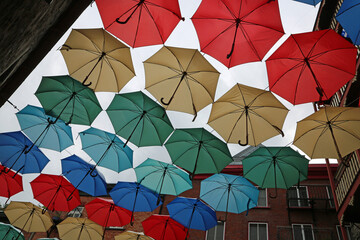Umbrellas diagonal - Rue du Cul-de-Sac, Quebec City, Canada