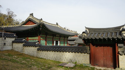 가을 풍경과 경희궁 고궁과 도시의 풍경입니다.