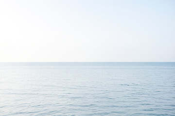 Obraz premium Calm Ocean Waters with Clear Sky