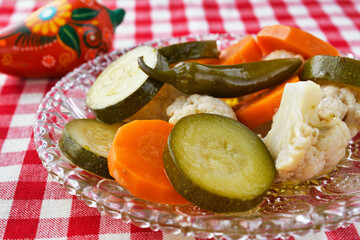 メキシコの野菜のエスカベーチェ  コピースペースあり　
Escabeche,Mexican Pickled Vegetables（Verduras en escabeche,Escabeche de verduras) with copy space

