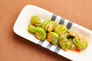 そら豆の豆板醤マヨ和え