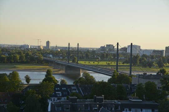 D&uuml;sseldorf Theodor Heuss Br&uuml;cke