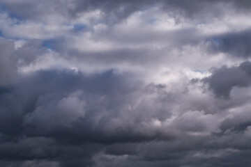 Obraz premium The sky is overcast with gray clouds, the sky in the clouds
