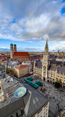 Fototapeta premium Main buildings and Fraunkirche cathedral in the city centre of Munich