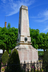 Obraz premium World War 1 Memorial in Château-Landon, a rural village of the Gâtinais in the French department of Seine-et-Marne, France