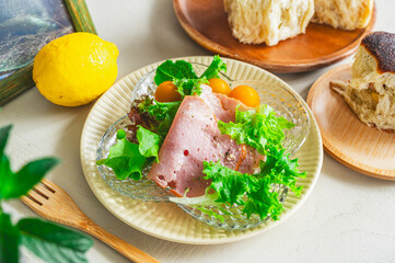 ももハムサラダ