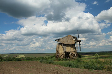 Fototapeta premium A wooden structure in a field