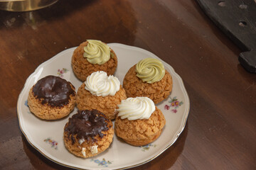 plate with the best recipes for home-made cakes