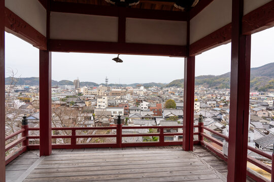 日本の広島のたけはら町並み保存地区の西方寺