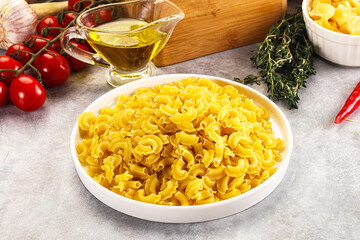 Raw dry Italian pasta Gallo