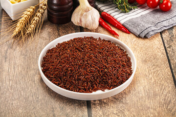 Red raw dry rice gor cooking