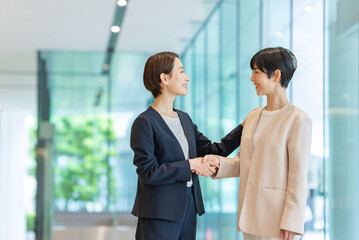 ビジネス・握手