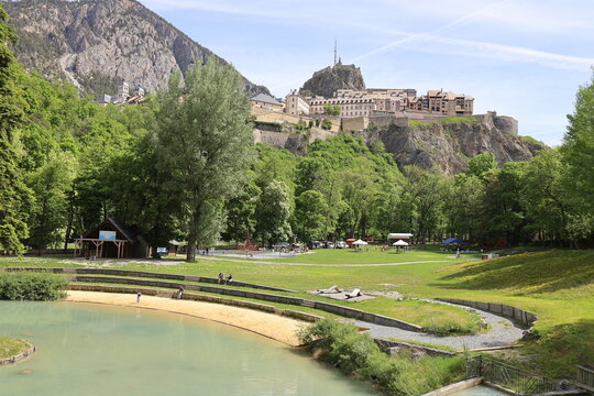 Le parc de la Schappe, parc public, ville de Brian&ccedil;on, d&eacute;partement des Hautes Alpes, France