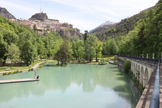 Le parc de la Schappe, parc public, ville de Brian&ccedil;on, d&eacute;partement des Hautes Alpes, France