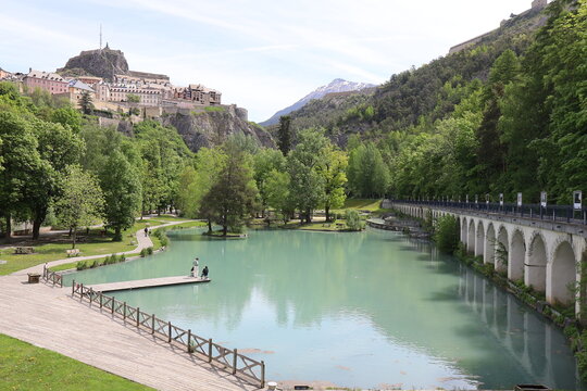 Le parc de la Schappe, parc public, ville de Brian&ccedil;on, d&eacute;partement des Hautes Alpes, France