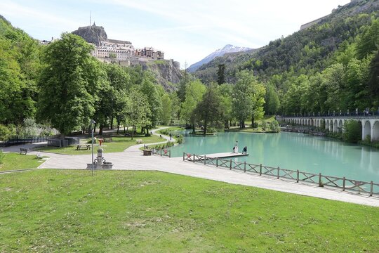 Le parc de la Schappe, parc public, ville de Brian&ccedil;on, d&eacute;partement des Hautes Alpes, France