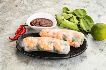 Vietnamese spring roll with prawn