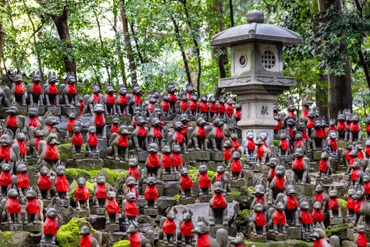 Toyokawa Inari Foxes_Mid