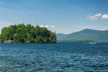 Obraz premium Lake George New York Waterfront homes