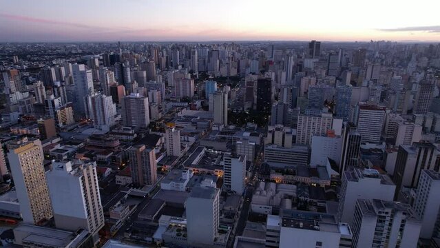 V&iacute;deo de drone geral centro de Curitiba