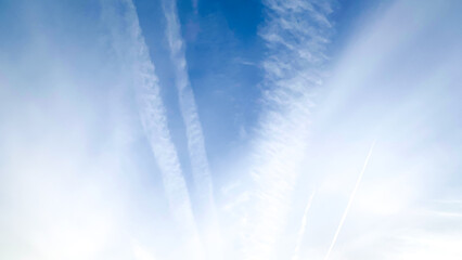 弓張岳展望台の美しい飛行機雲