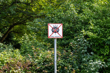Warning sign with a barbecue grill forbidden to grill
