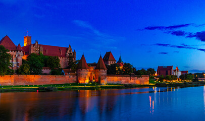 Fototapeta premium Malbork Castle at night 