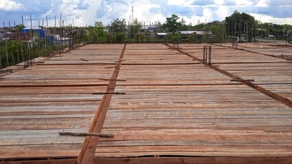 Naklejka premium Floor slabs are under construction at a construction site