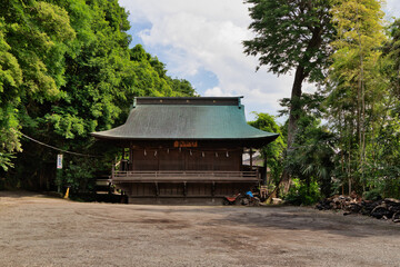 神社の神楽殿